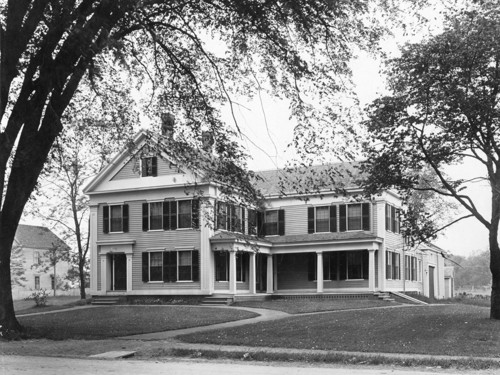 Holmes Cottage | College History | Wheaton College | Massachusetts